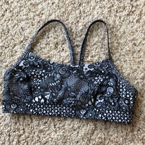 Lululemon sports bra